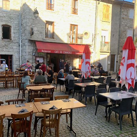 Cafe Du Commerce Genolhac Kültér fotó